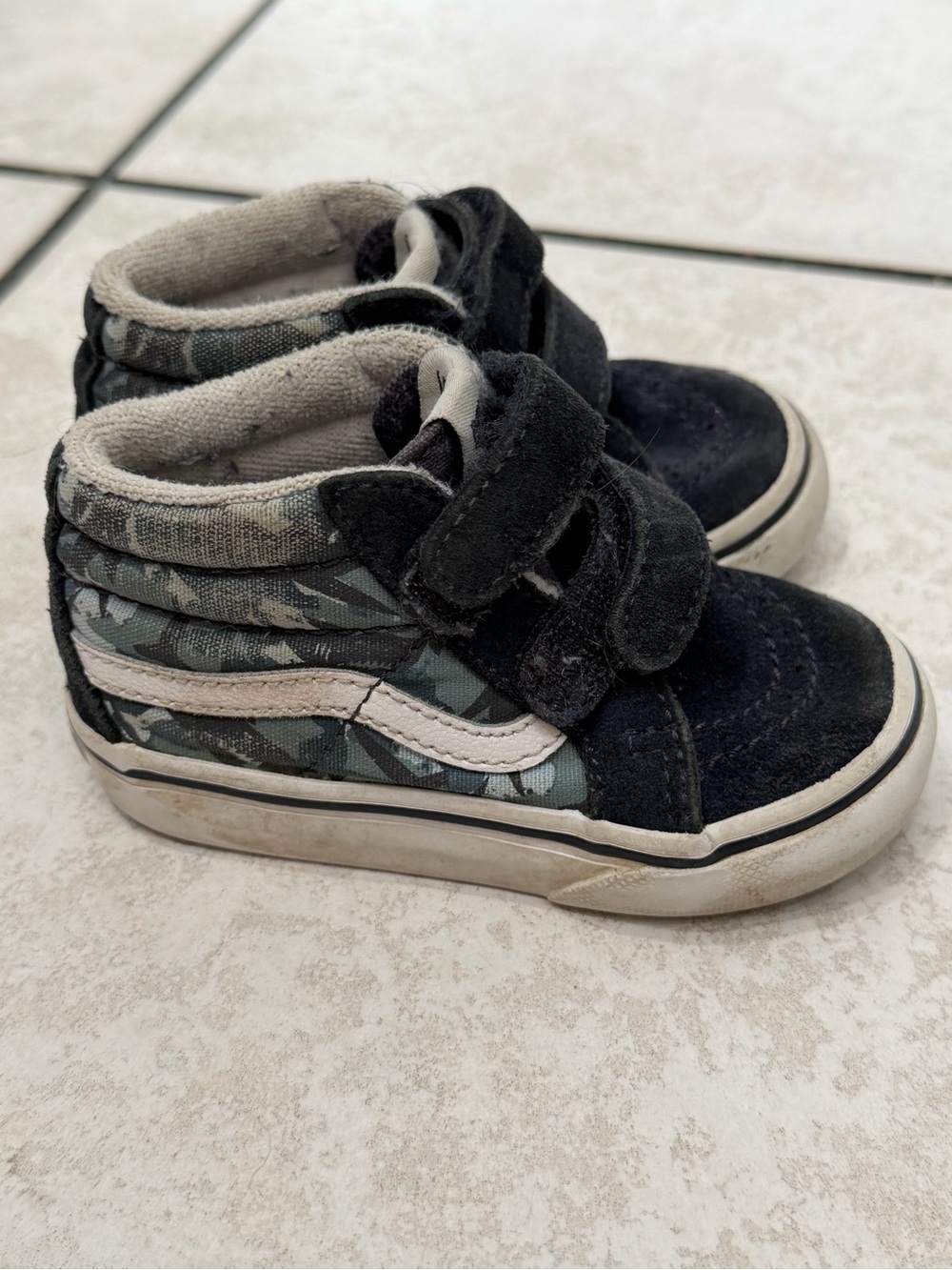 Van’s Velcro camo blue sneakers - size 5